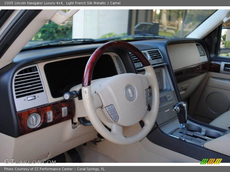 Light French Silk Metallic / Camel 2005 Lincoln Navigator Luxury 4x4