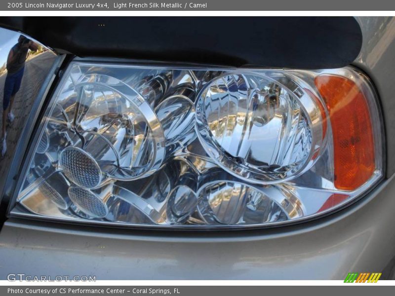 Light French Silk Metallic / Camel 2005 Lincoln Navigator Luxury 4x4