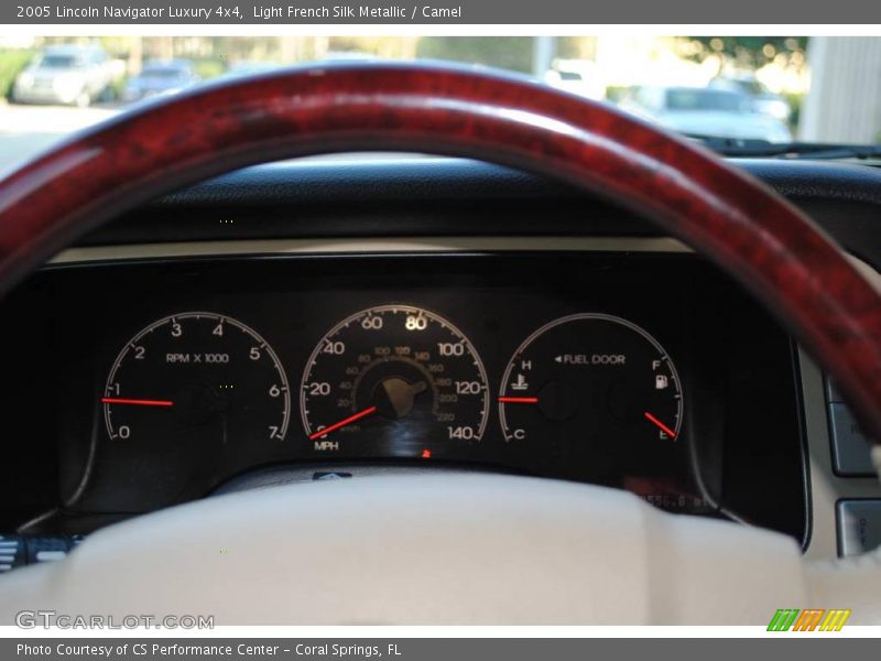 Light French Silk Metallic / Camel 2005 Lincoln Navigator Luxury 4x4