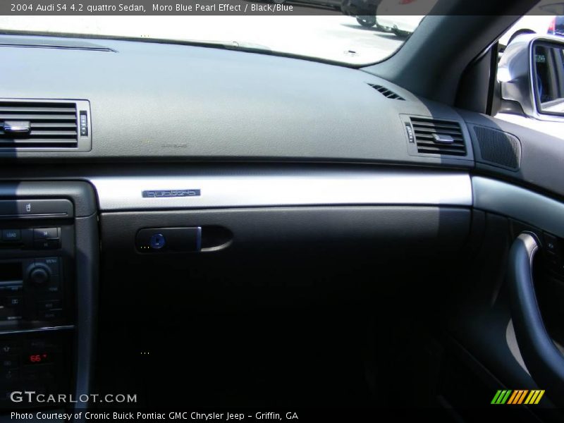 Moro Blue Pearl Effect / Black/Blue 2004 Audi S4 4.2 quattro Sedan