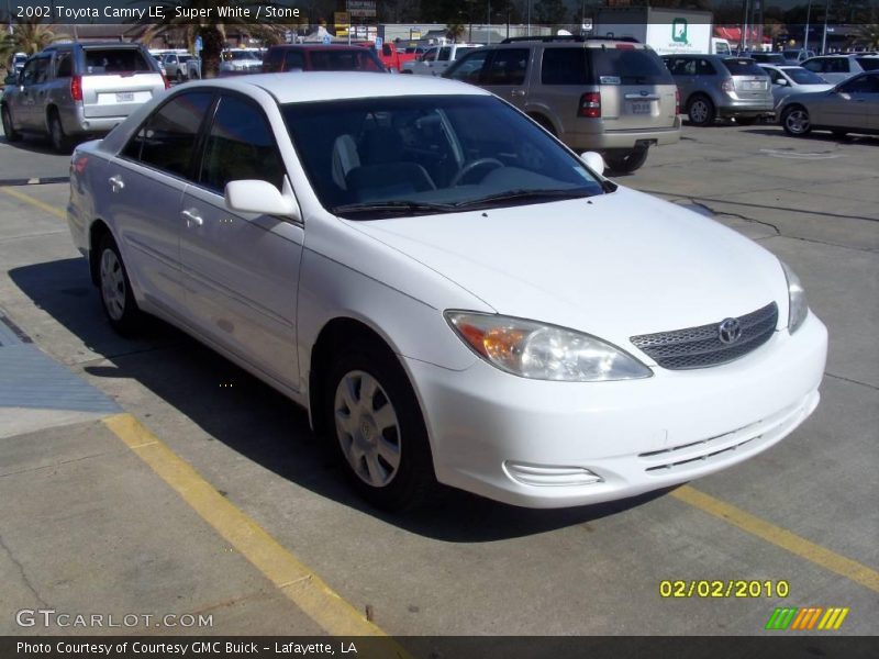 Super White / Stone 2002 Toyota Camry LE