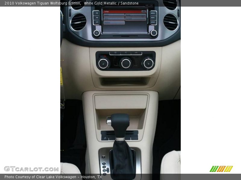 White Gold Metallic / Sandstone 2010 Volkswagen Tiguan Wolfsburg Edition