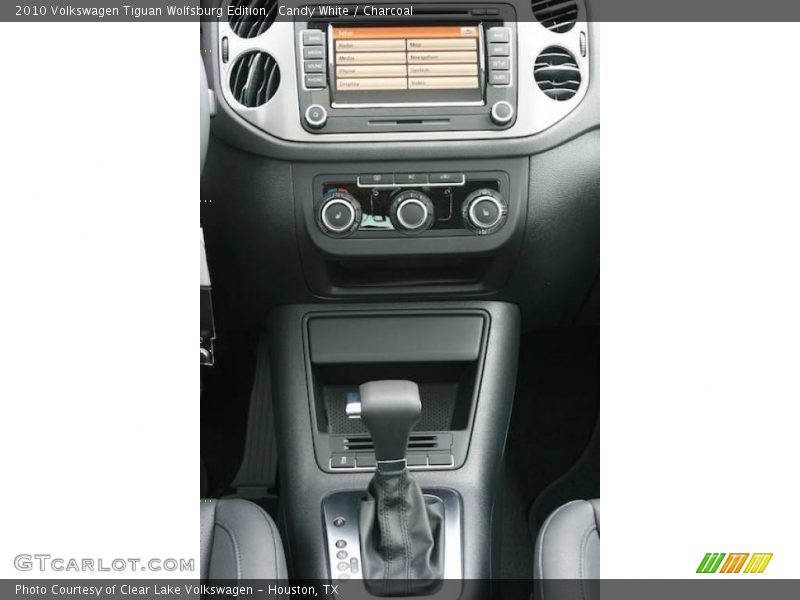 Candy White / Charcoal 2010 Volkswagen Tiguan Wolfsburg Edition
