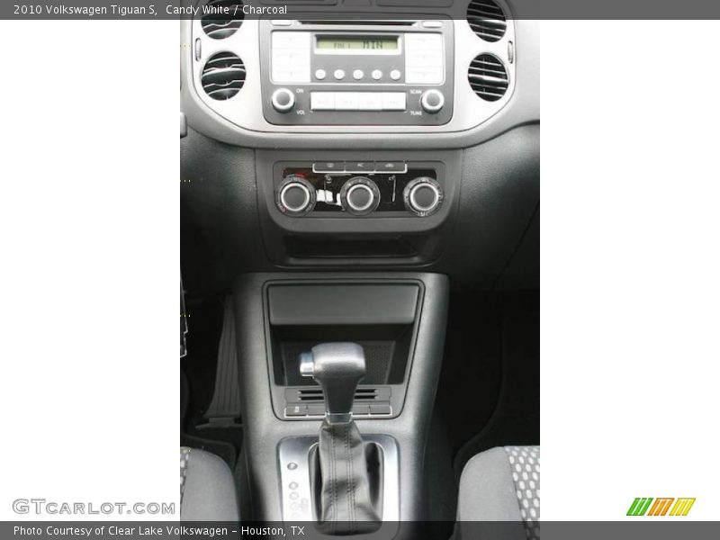 Candy White / Charcoal 2010 Volkswagen Tiguan S