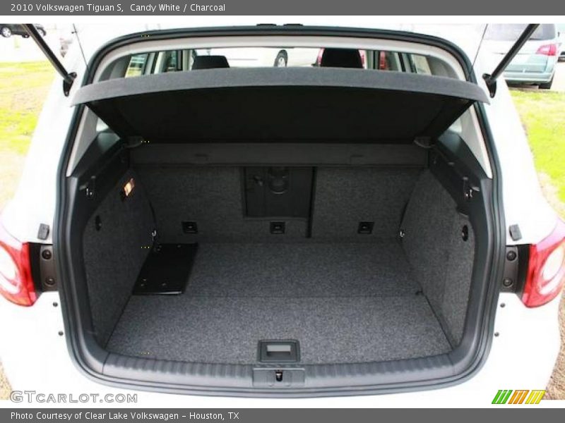 Candy White / Charcoal 2010 Volkswagen Tiguan S