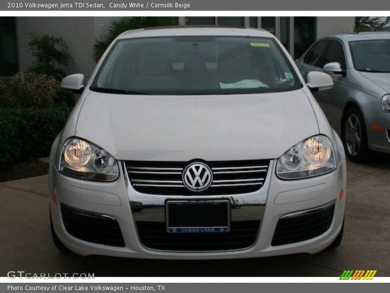 Candy White / Cornsilk Beige 2010 Volkswagen Jetta TDI Sedan