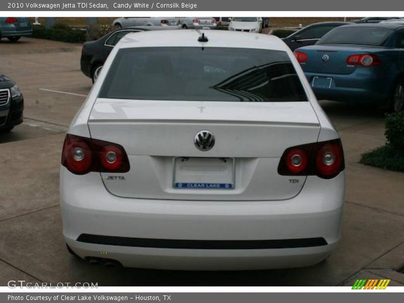 Candy White / Cornsilk Beige 2010 Volkswagen Jetta TDI Sedan