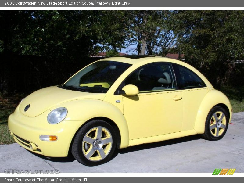 Yellow / Light Grey 2001 Volkswagen New Beetle Sport Edition Coupe