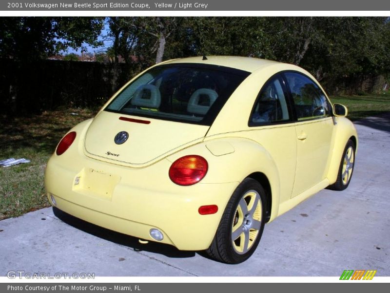 Yellow / Light Grey 2001 Volkswagen New Beetle Sport Edition Coupe