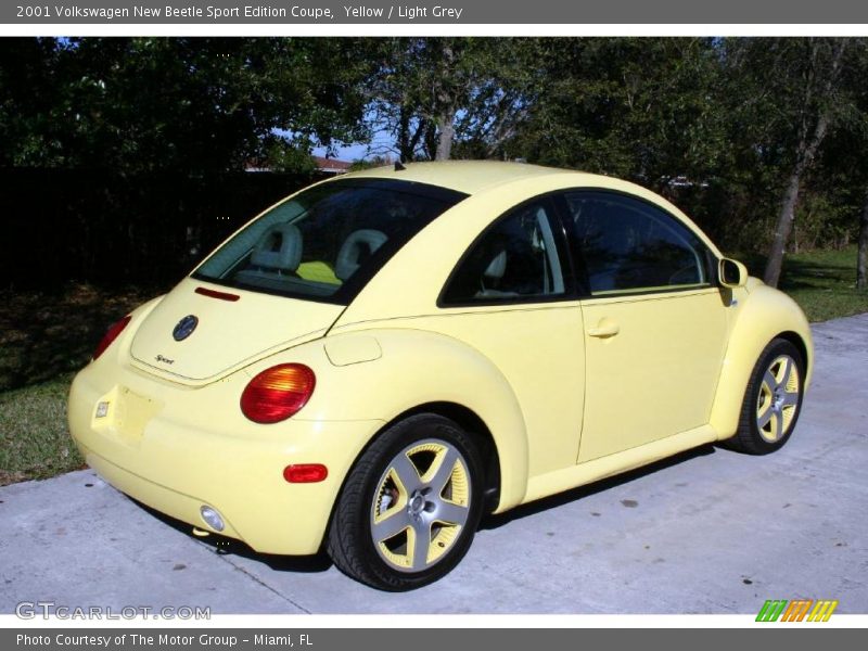 Yellow / Light Grey 2001 Volkswagen New Beetle Sport Edition Coupe