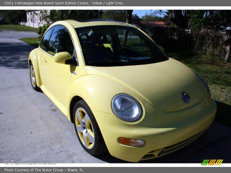 Yellow / Light Grey 2001 Volkswagen New Beetle Sport Edition Coupe