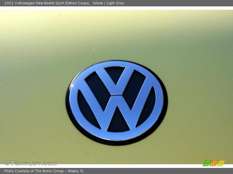 Yellow / Light Grey 2001 Volkswagen New Beetle Sport Edition Coupe