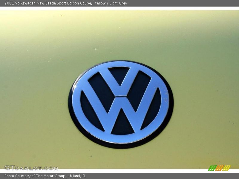 Yellow / Light Grey 2001 Volkswagen New Beetle Sport Edition Coupe