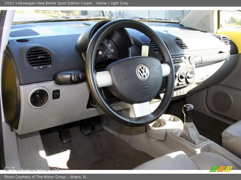 Yellow / Light Grey 2001 Volkswagen New Beetle Sport Edition Coupe