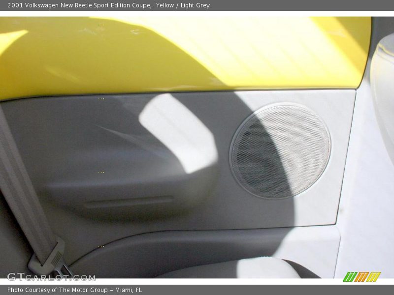Yellow / Light Grey 2001 Volkswagen New Beetle Sport Edition Coupe
