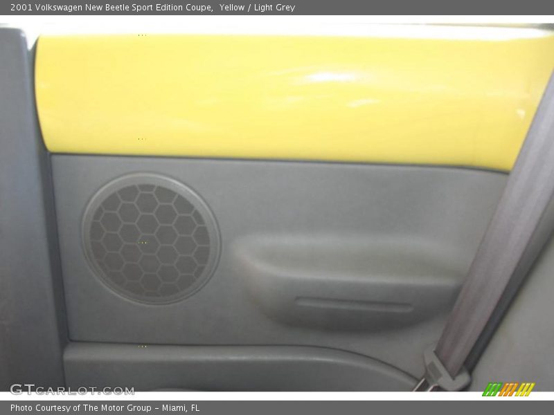 Yellow / Light Grey 2001 Volkswagen New Beetle Sport Edition Coupe