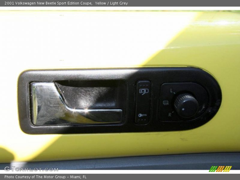 Yellow / Light Grey 2001 Volkswagen New Beetle Sport Edition Coupe