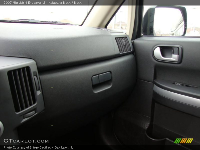 Kalapana Black / Black 2007 Mitsubishi Endeavor LS