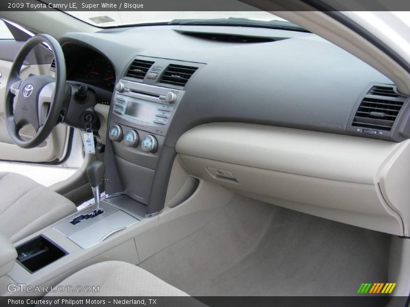 Super White / Bisque 2009 Toyota Camry LE