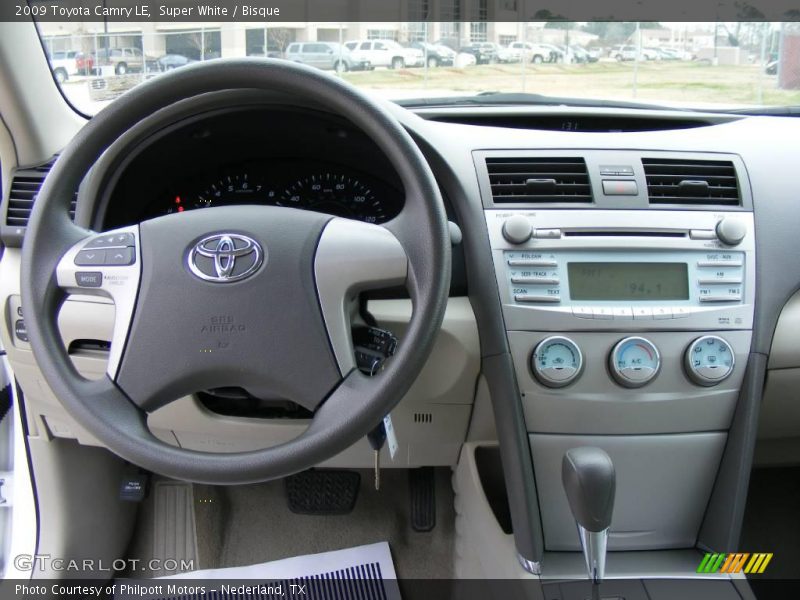Super White / Bisque 2009 Toyota Camry LE