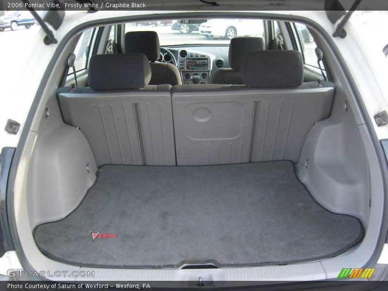 Frosty White / Graphite Black 2006 Pontiac Vibe