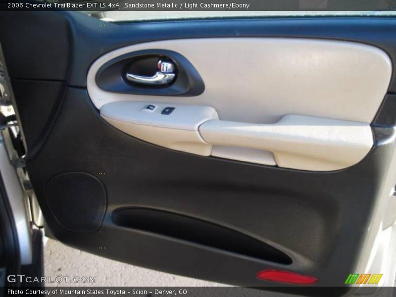 Sandstone Metallic / Light Cashmere/Ebony 2006 Chevrolet TrailBlazer EXT LS 4x4