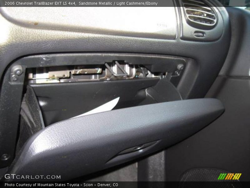 Sandstone Metallic / Light Cashmere/Ebony 2006 Chevrolet TrailBlazer EXT LS 4x4
