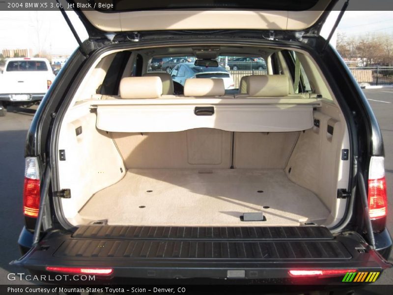 Jet Black / Beige 2004 BMW X5 3.0i