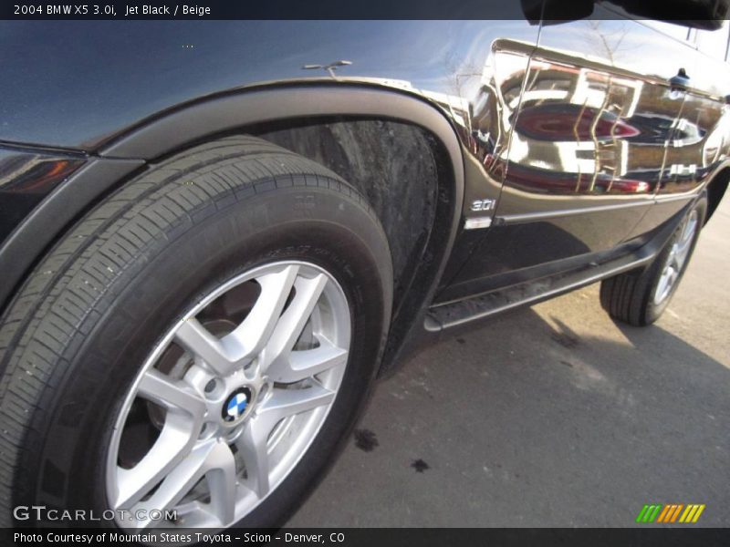 Jet Black / Beige 2004 BMW X5 3.0i