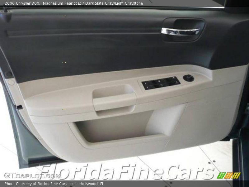 Magnesium Pearlcoat / Dark Slate Gray/Light Graystone 2006 Chrysler 300