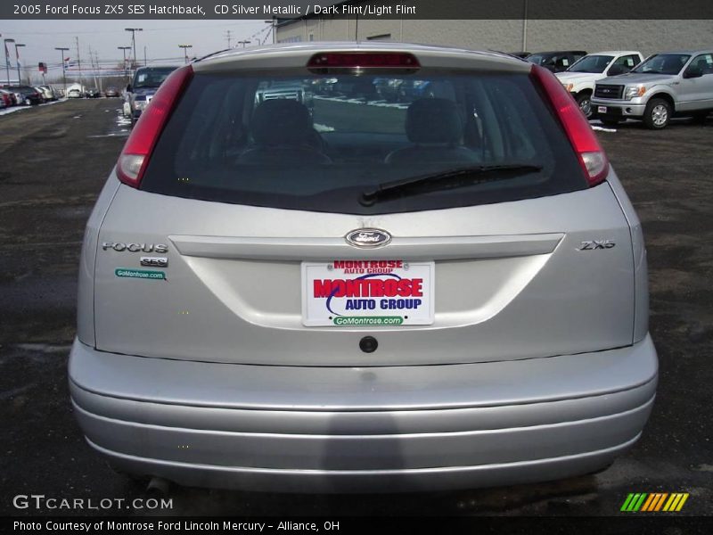 CD Silver Metallic / Dark Flint/Light Flint 2005 Ford Focus ZX5 SES Hatchback