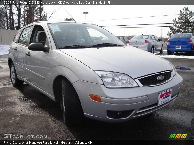 CD Silver Metallic / Dark Flint/Light Flint 2005 Ford Focus ZX5 SES Hatchback