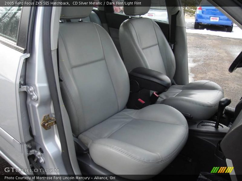 CD Silver Metallic / Dark Flint/Light Flint 2005 Ford Focus ZX5 SES Hatchback