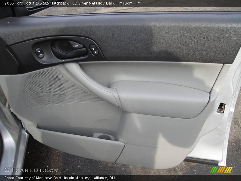 CD Silver Metallic / Dark Flint/Light Flint 2005 Ford Focus ZX5 SES Hatchback