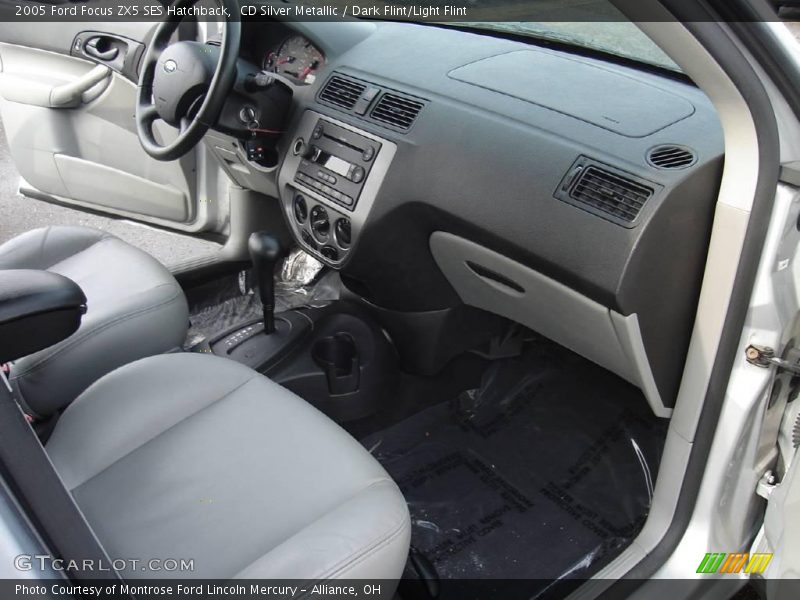 CD Silver Metallic / Dark Flint/Light Flint 2005 Ford Focus ZX5 SES Hatchback