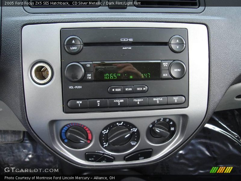 CD Silver Metallic / Dark Flint/Light Flint 2005 Ford Focus ZX5 SES Hatchback