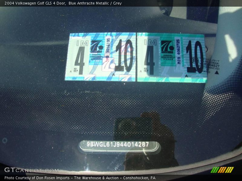 Blue Anthracite Metallic / Grey 2004 Volkswagen Golf GLS 4 Door
