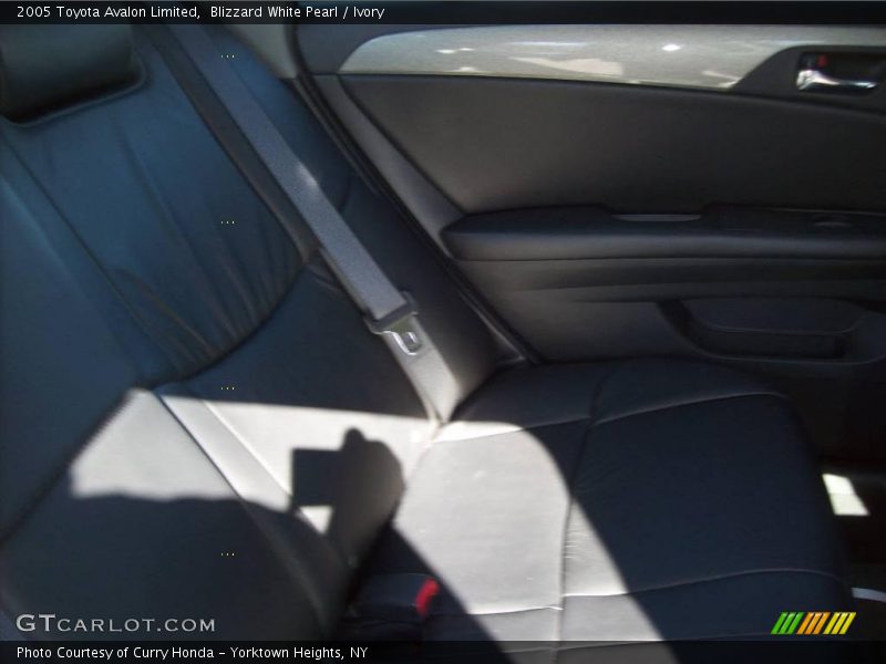 Blizzard White Pearl / Ivory 2005 Toyota Avalon Limited