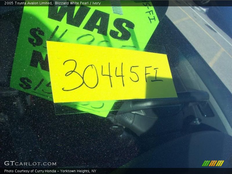 Blizzard White Pearl / Ivory 2005 Toyota Avalon Limited