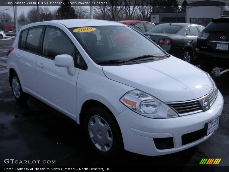 Fresh Powder / Charcoal 2009 Nissan Versa 1.8 S Hatchback