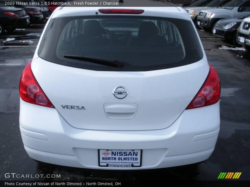 Fresh Powder / Charcoal 2009 Nissan Versa 1.8 S Hatchback