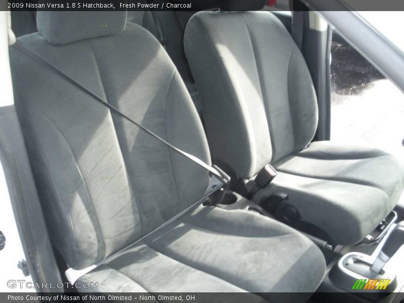 Fresh Powder / Charcoal 2009 Nissan Versa 1.8 S Hatchback