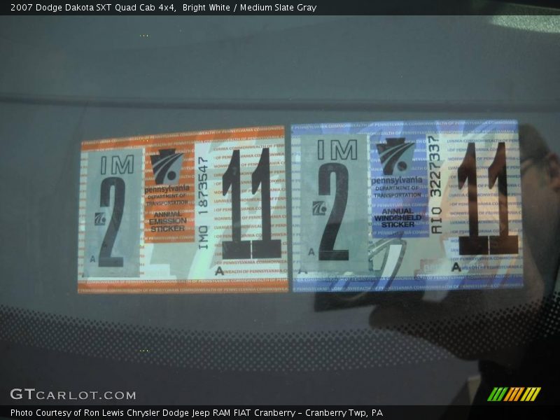 Bright White / Medium Slate Gray 2007 Dodge Dakota SXT Quad Cab 4x4