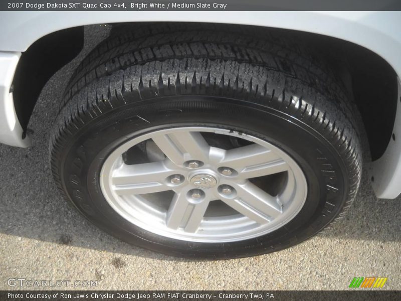 Bright White / Medium Slate Gray 2007 Dodge Dakota SXT Quad Cab 4x4