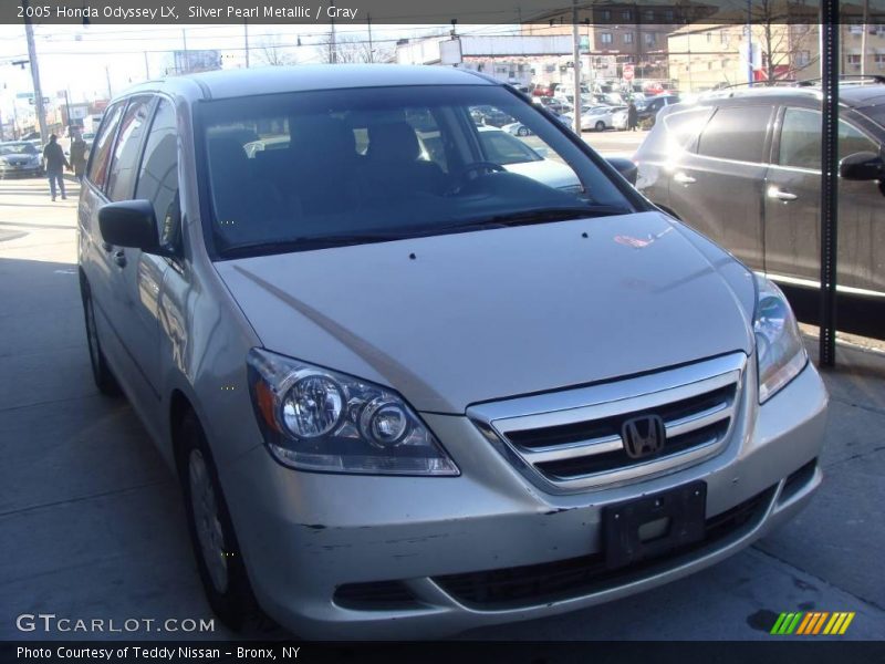 Silver Pearl Metallic / Gray 2005 Honda Odyssey LX