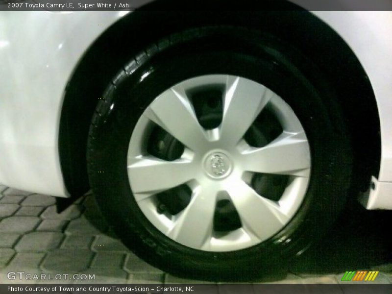 Super White / Ash 2007 Toyota Camry LE
