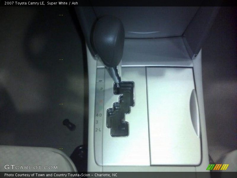 Super White / Ash 2007 Toyota Camry LE