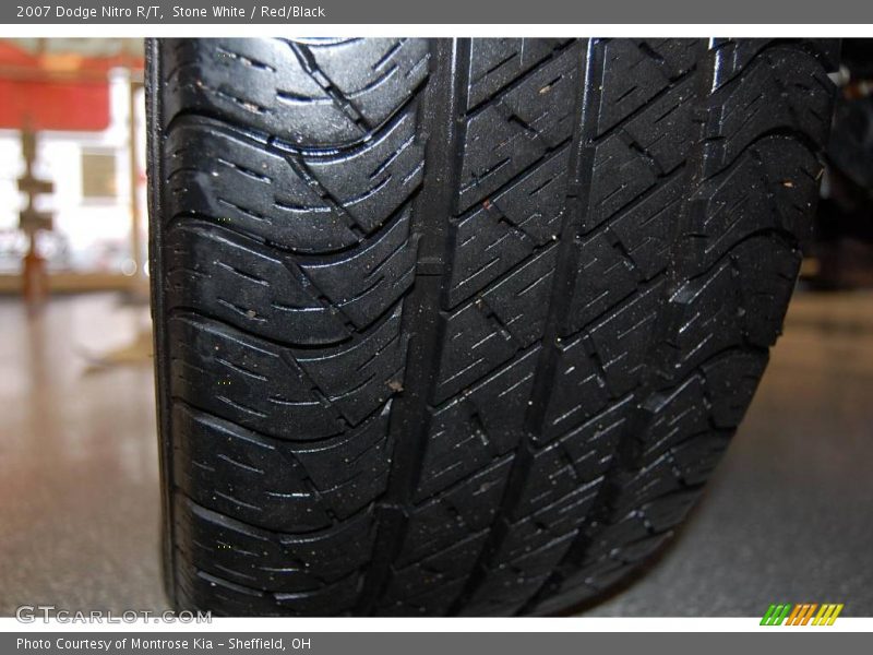 Stone White / Red/Black 2007 Dodge Nitro R/T