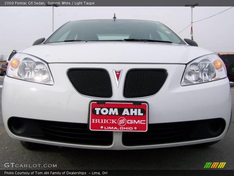 Summit White / Light Taupe 2009 Pontiac G6 Sedan