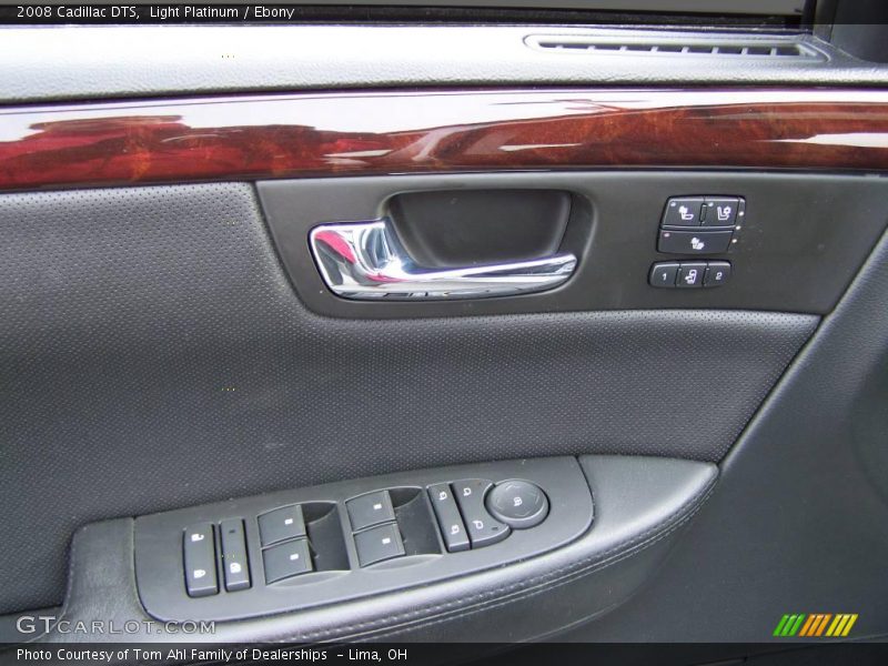 Light Platinum / Ebony 2008 Cadillac DTS